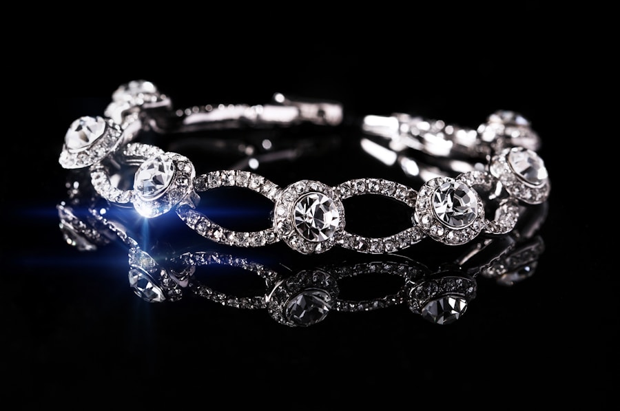 Zirconia ring and earring set in silver finish